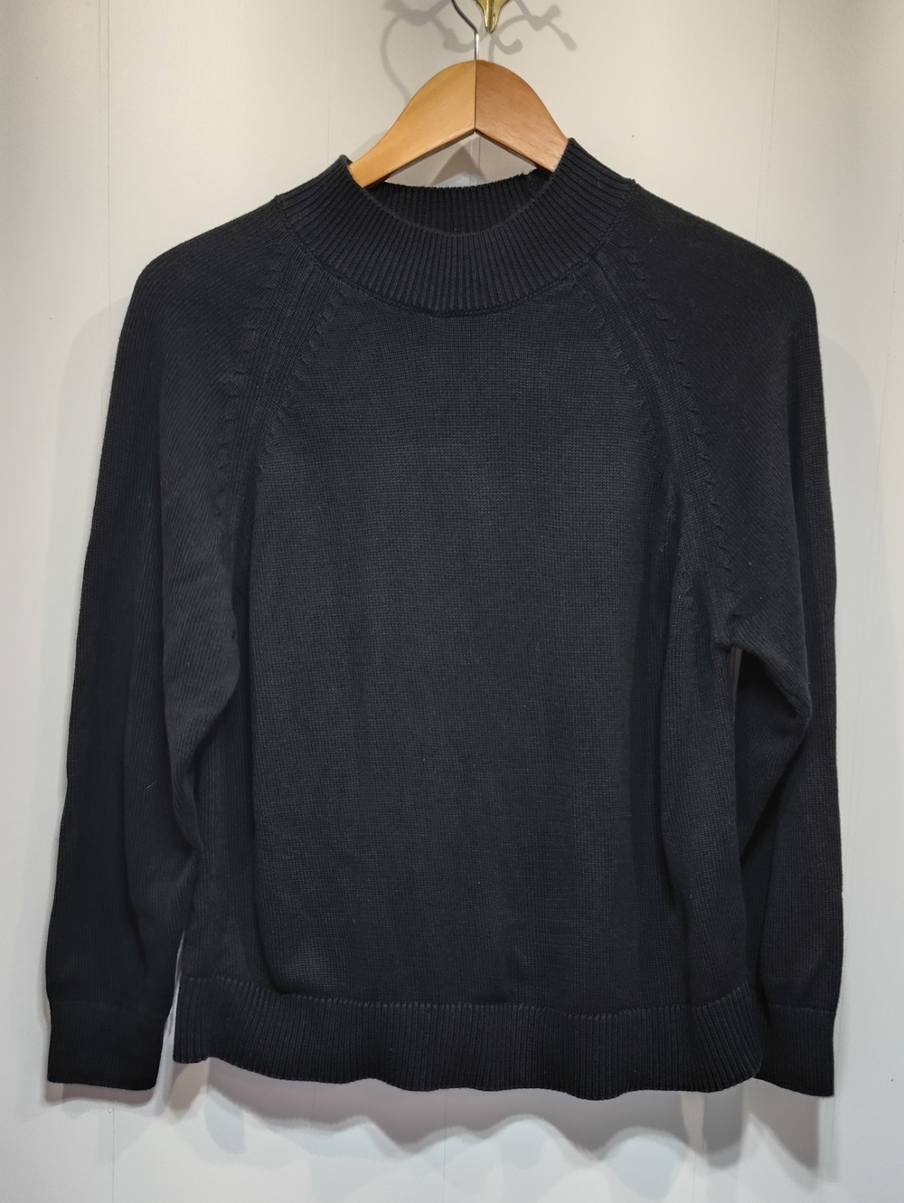 Quince 100% Organic Cotton Mock Neck Sweater Black Ribbed Raglan Size M